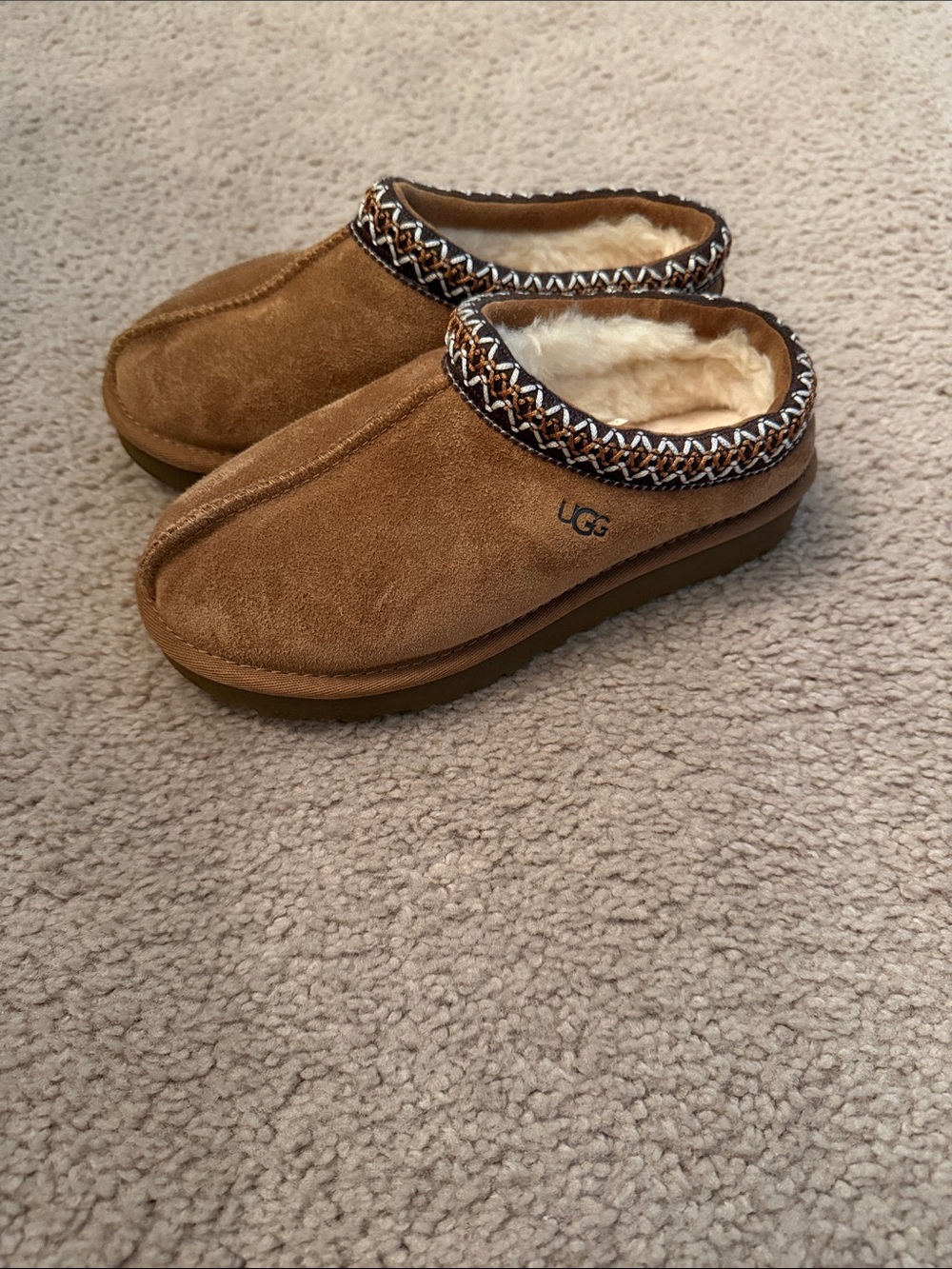 Women UGG chestnut Tasman